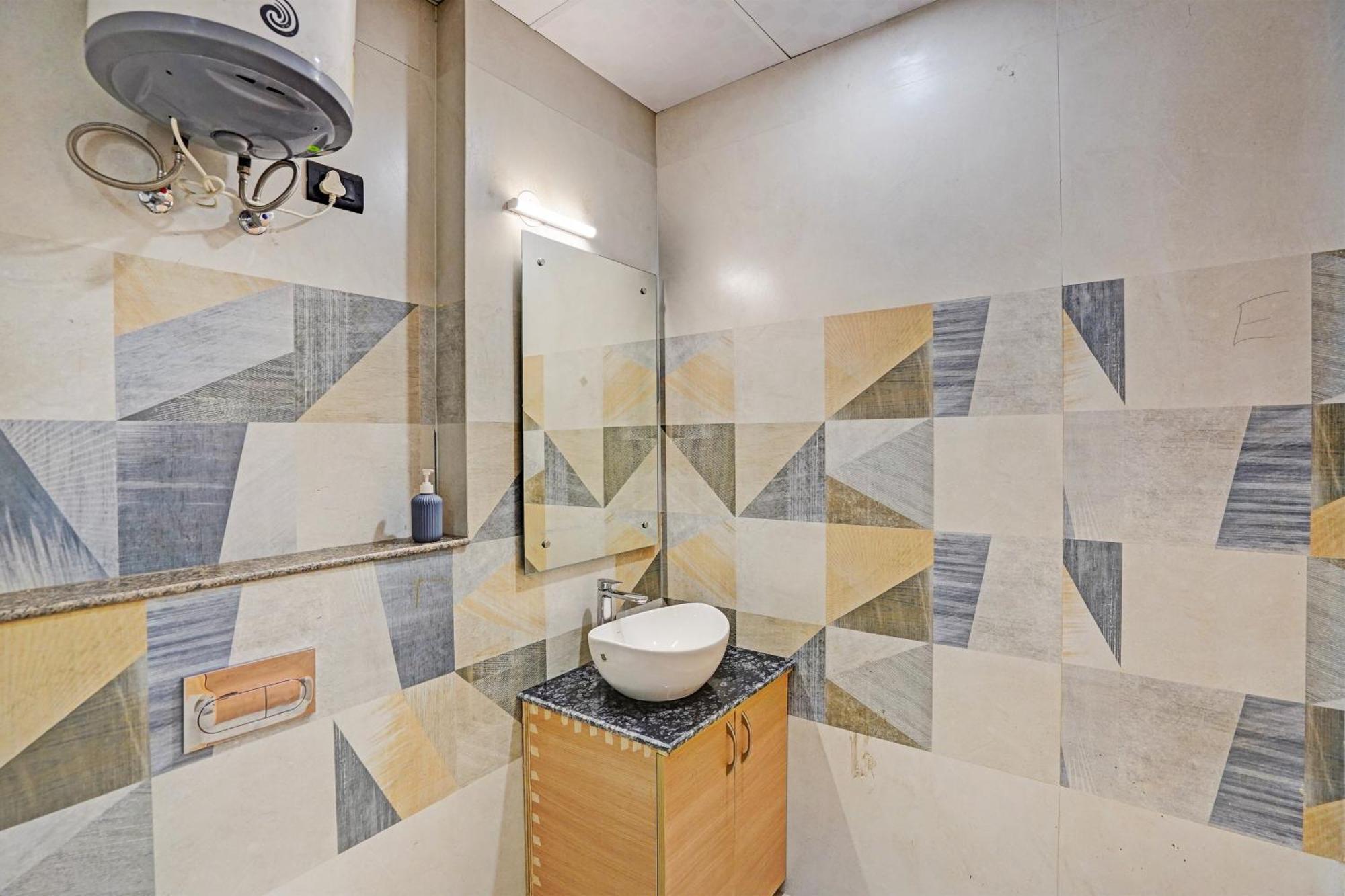 The Caves Near Igi Airport Delhi Hotel 4*